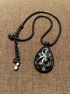 Black Teardrop Filigree Necklace and Earring Set - Elegant Women's Jewelry